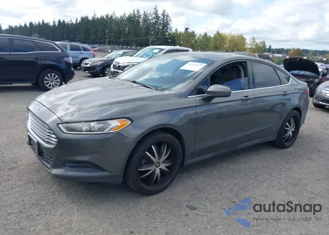 2013 Ford Fusion S z USA, uszkodzony, nr VIN 3FA6P0G72DR338553